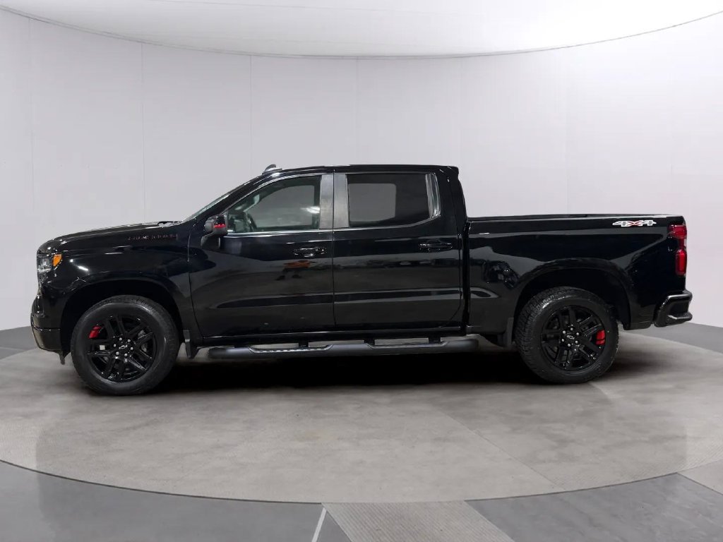Used 2023 Chevrolet Silverado 1500 RST w/ Redline Edition AWD/4WD image 6