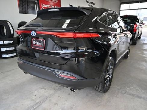 Used 2023 Toyota Venza LE AWD/4WD image 6