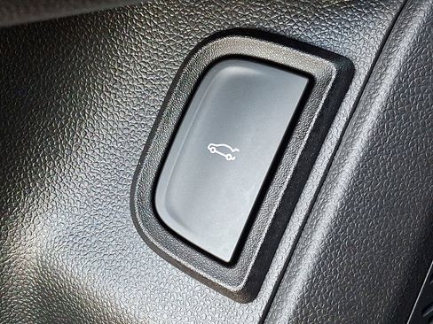 Used 2025 Chevrolet Equinox LT w/ Convenience Package II image 25