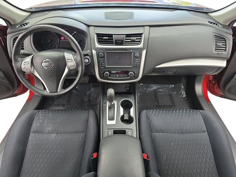 Used 2017 Nissan Altima 2.5 SV w/ Convenience Package FWD image 9