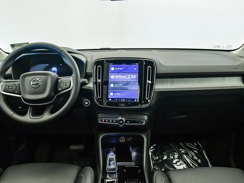Certified 2025 Volvo XC40 B5 Plus w/ Climate Package image 15