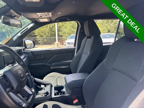 Used 2025 Toyota 4Runner SR5 AWD/4WD image 15