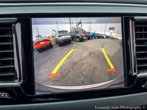 Used 2018 Chrysler Pacifica Touring Plus image 23