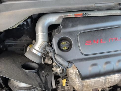 Used 2017 Jeep Renegade Altitude FWD image 8