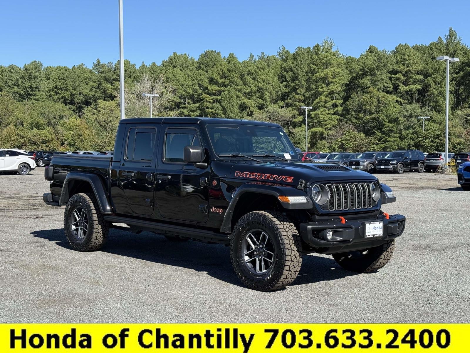 Used 2025 Jeep Gladiator Mojave AWD/4WD image 1