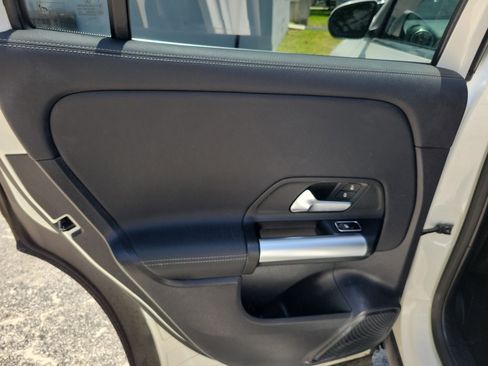 Used 2025 Mercedes-Benz GLA 250 image 16