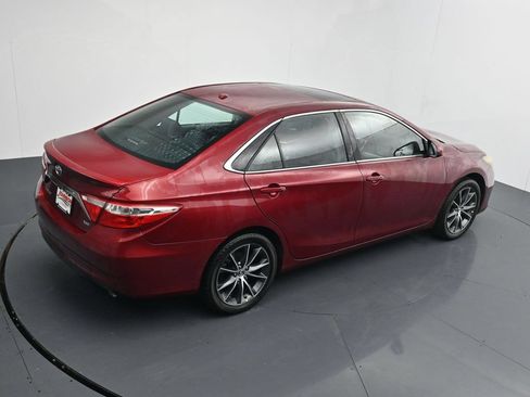 Used 2016 Toyota Camry XSE w/ Moonroof Package FWD image 31