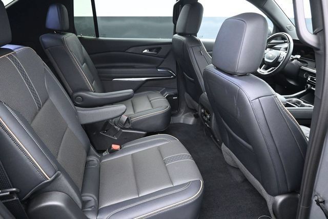 Used 2026 Chevrolet Traverse High Country w/ LPO, Floor Liner Package AWD/4WD image 18