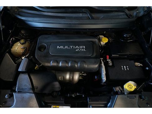 Used 2015 Jeep Cherokee Trailhawk AWD/4WD image 10