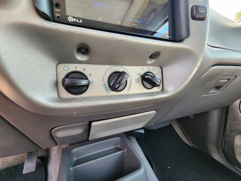 Used 2001 Ford Explorer Sport image 17