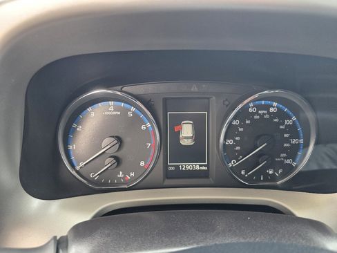 Used 2017 Toyota RAV4 Platinum image 15