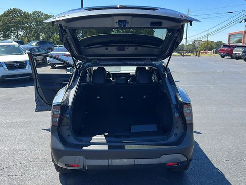 New 2025 Nissan Kicks SR image 22