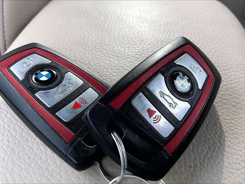 Used 2018 BMW 230i Convertible image 14