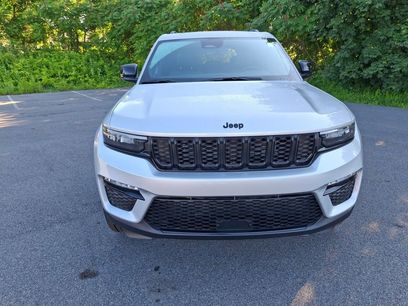 New 2025 Jeep Grand Cherokee Limited w/ Black Appearance Package