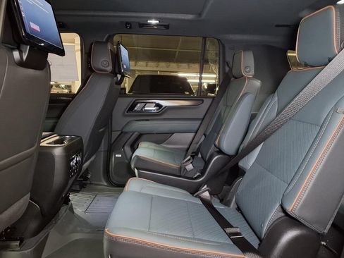 New 2026 GMC Yukon XL AT4 w/ AT4 Premium Plus Package AWD/4WD image 12