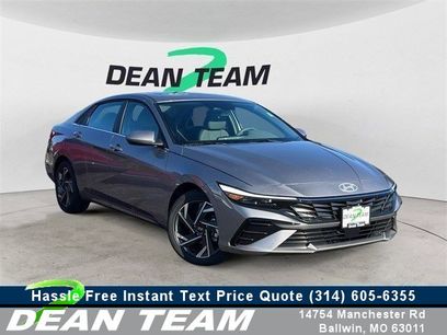 Used 2025 Hyundai Elantra SEL w/ Cargo Package