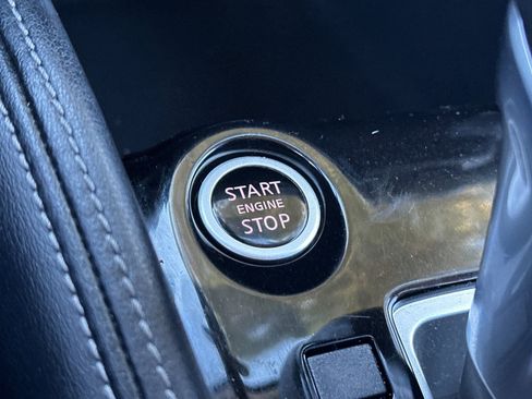 Used 2020 Nissan Kicks SV image 23