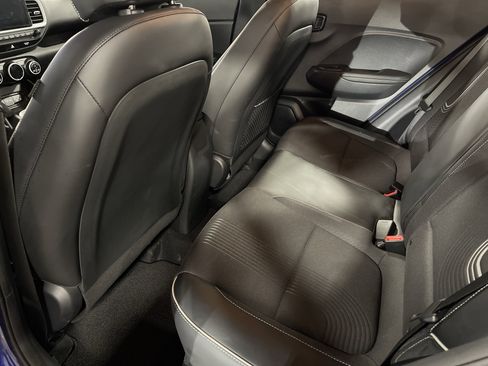 Used 2023 Hyundai Venue Limited w/ Cargo Package image 10