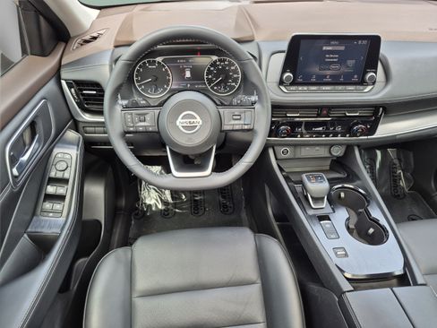 Certified 2021 Nissan Rogue SV w/ Premium Package FWD image 14