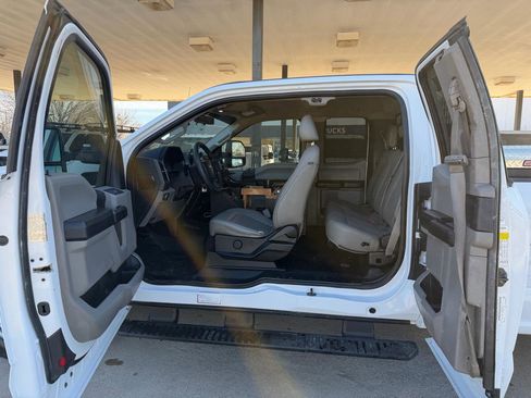 Used 2019 Ford F250 XL w/ Power Equipment Group image 30