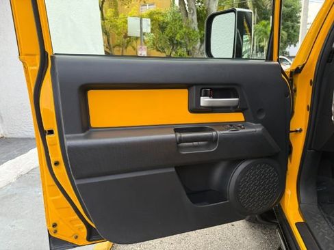 Used 2007 Toyota FJ Cruiser 2WD image 19