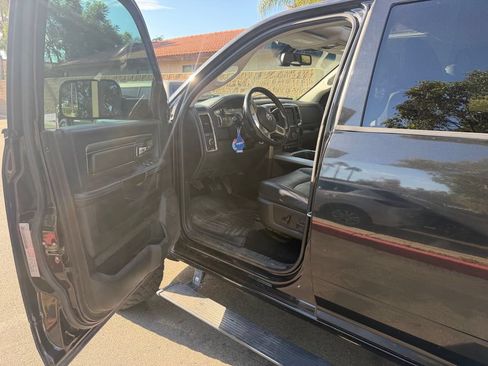 Used 2018 RAM 2500 Laramie w/ Sport Appearance Group AWD/4WD image 19