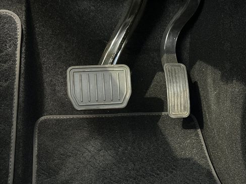 Used 2023 Tesla Model Y Long Range AWD/4WD image 36