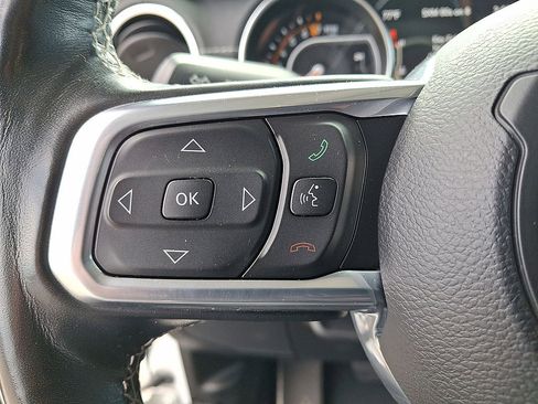 Used 2022 Jeep Gladiator Overland w/ Popular Equipment Package AWD/4WD image 23