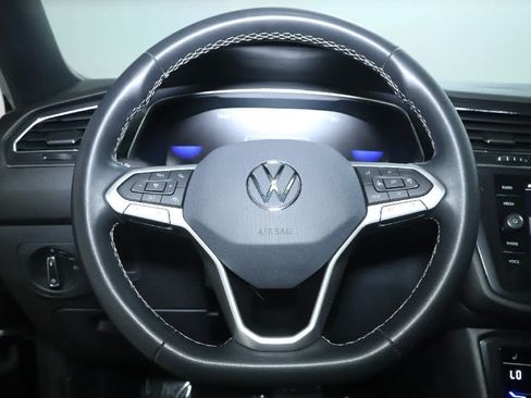 Used 2023 Volkswagen Tiguan SE AWD/4WD image 21