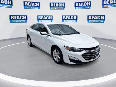 Used 2024 Chevrolet Malibu LT FWD image 2