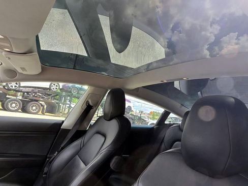 Used 2019 Tesla Model 3 Mid Range RWD image 13