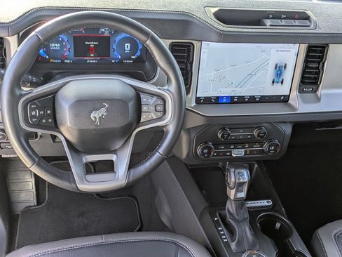 Used 2025 Ford Bronco Outer Banks AWD/4WD image 12