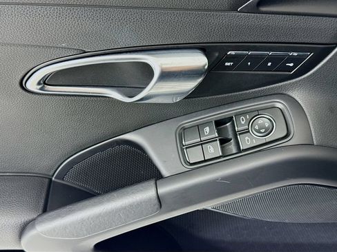 Certified 2018 Porsche 718 Cayman RWD image 11