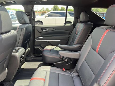 New 2026 Chevrolet Traverse RS w/ LPO, Floor Liner Package FWD image 9