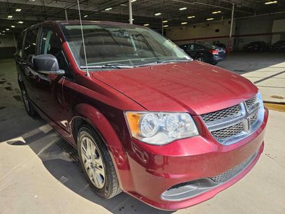 Used 2018 Dodge Grand Caravan SE w/ UConnect Hands-Free Group