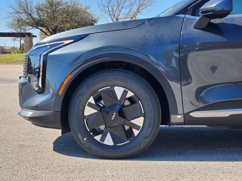 New 2026 Kia Sportage LX FWD image 7