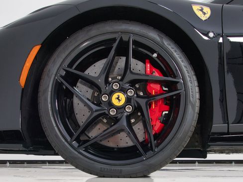 Certified 2021 Ferrari F8 Tributo RWD image 17