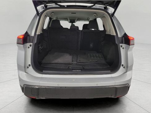 Used 2025 Nissan Rogue SV image 16