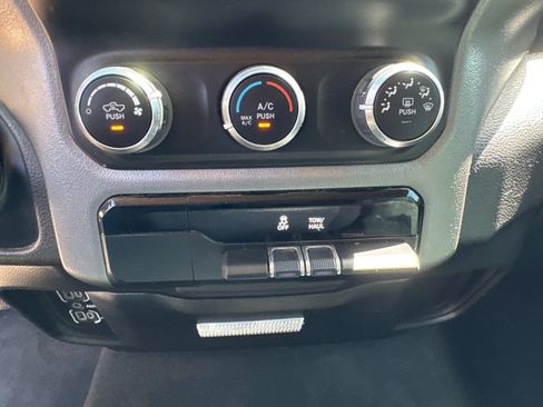Used 2019 RAM 1500 Big Horn AWD/4WD image 13