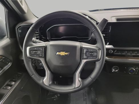 Used 2024 Chevrolet Silverado 1500 LT image 6