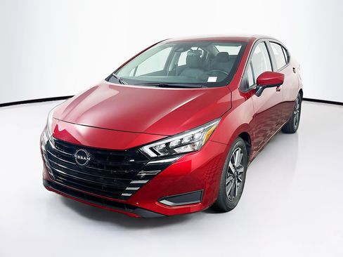 Used 2025 Nissan Versa SV FWD image 3