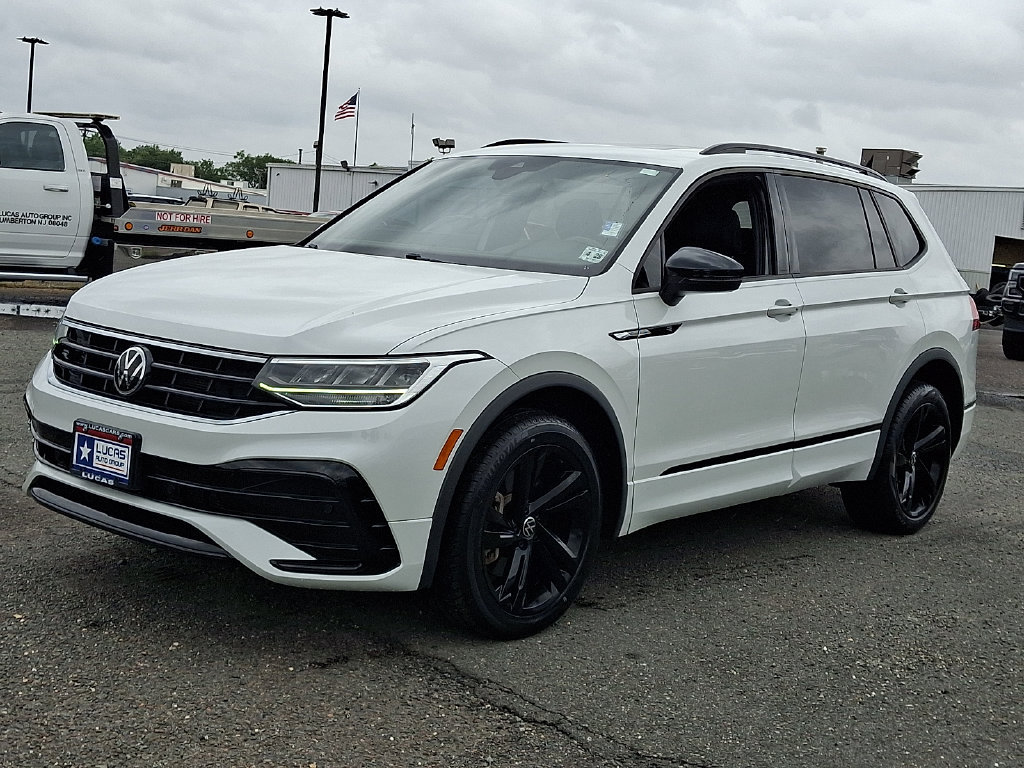 Used 2023 Volkswagen Tiguan SE R-Line AWD/4WD image 6