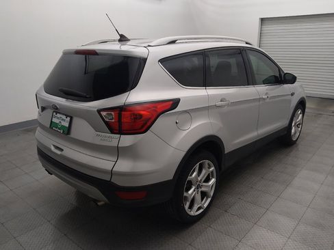 Used 2019 Ford Escape Titanium FWD image 9