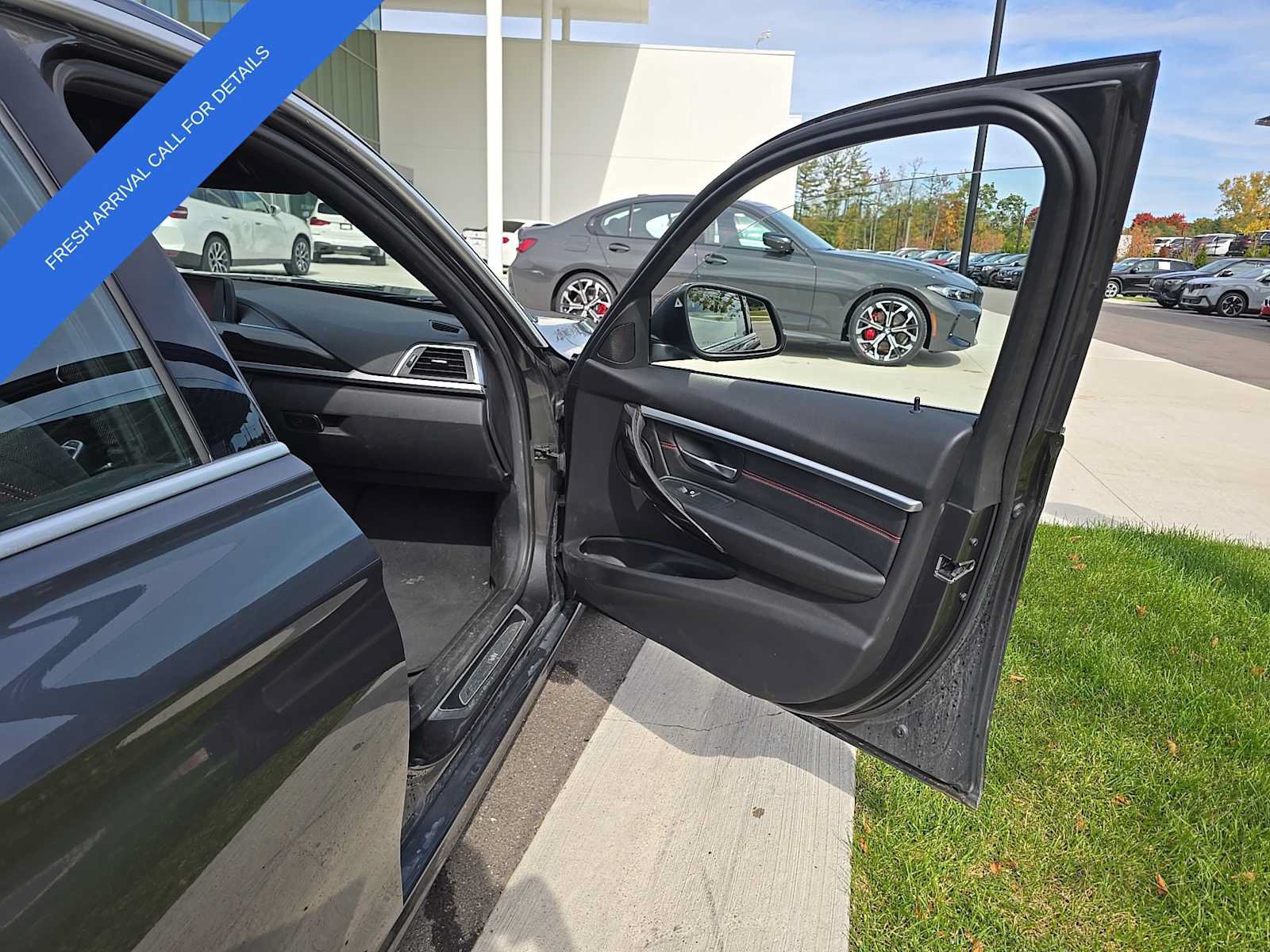 Used 2018 BMW 330i xDrive Sedan AWD/4WD image 10