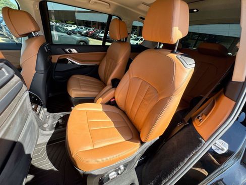 Used 2020 BMW X7 xDrive40i w/ Premium Package AWD/4WD image 13
