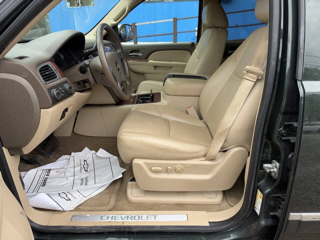 Used 2013 Chevrolet Avalanche LTZ AWD/4WD image 10