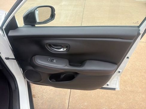 Certified 2024 Honda HR-V Sport image 37