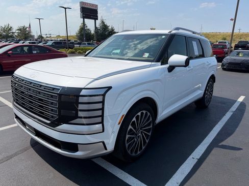 Used 2026 Hyundai Palisade Calligraphy FWD image 4