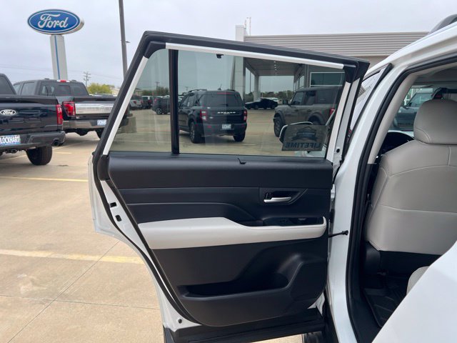 Used 2026 Toyota Grand Highlander FWD image 16