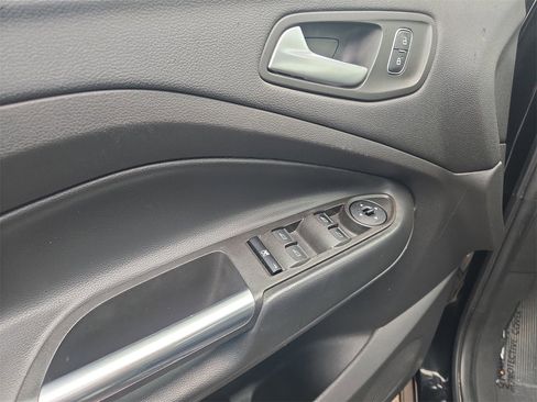 Used 2018 Ford Escape SE image 11